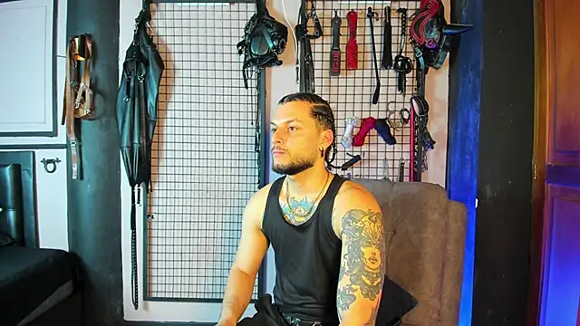 Twisted Fantasy online show from March 3, 12:16 pm