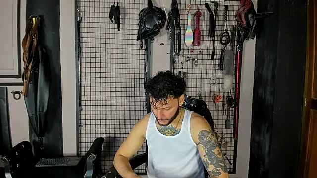 Twisted Fantasy online show from March 13, 4:19 am