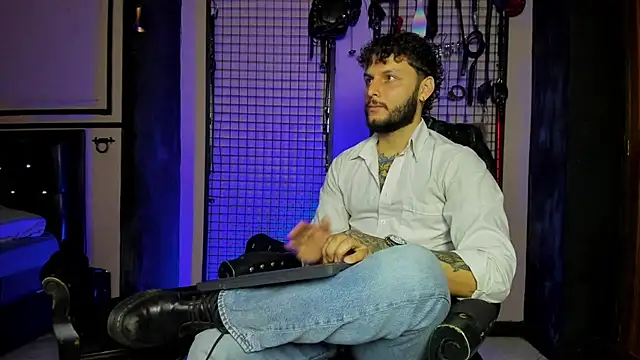 Twisted Fantasy online show from March 24, 4:06 am