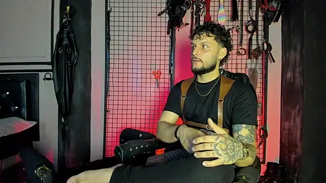 Twisted Fantasy online show from March 31, 3:30 am