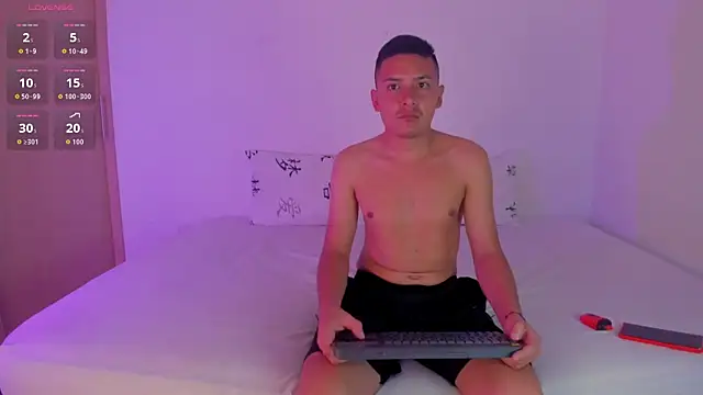 Snapshot of Lindsay_and_Dariksoon chatting on November 5, 3:28 am Lindsay and Dariksoon online show from November 5, 3:28 am