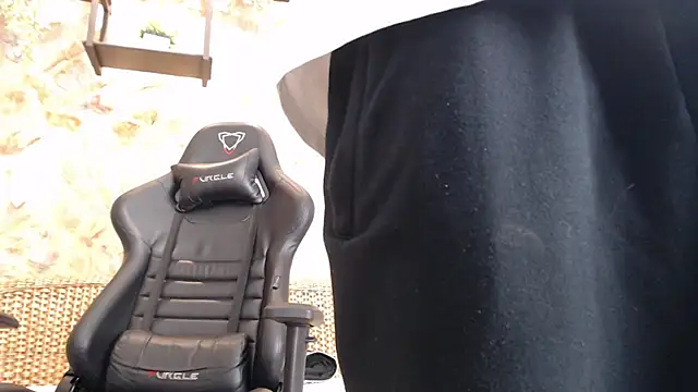 Snapshot of alexgiraldo_ chatting on January 16, 11:15 am alexgiraldo online show from January 16, 11:15 am