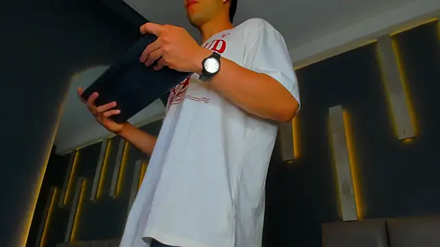 Snapshot of alexgiraldo_ chatting on February 3, 11:09 am alexgiraldo online show from February 3, 11:09 am