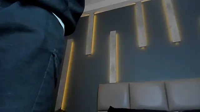 Snapshot of alexgiraldo_ chatting on February 5, 2:26 pm alexgiraldo online show from February 5, 2:26 pm