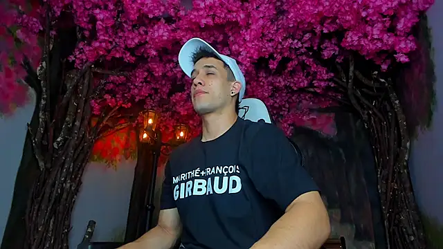 Snapshot of alexgiraldo_ chatting on February 14, 11:21 am alexgiraldo online show from February 14, 11:21 am