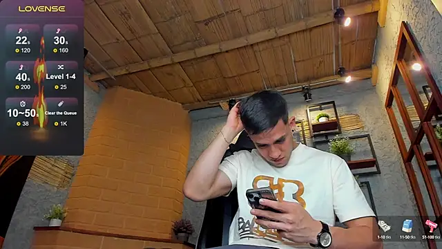 Snapshot of alexgiraldo_ chatting on February 20, 2:57 pm alexgiraldo online show from February 20, 2:57 pm