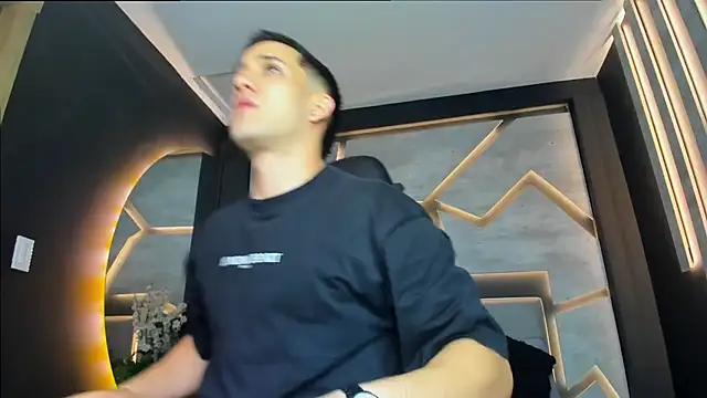 Snapshot of alexgiraldo_ chatting on February 26, 11:20 am alexgiraldo online show from February 26, 11:20 am