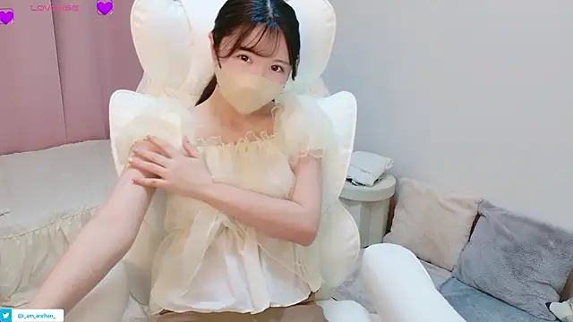 Snapshot of anchan_ chatting on June 5, 1:50 pm anchan online show from June 5, 1:50 pm
