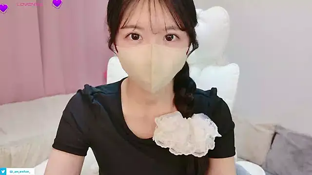 Snapshot of anchan_ chatting on June 13, 12:25 pm anchan online show from June 13, 12:25 pm