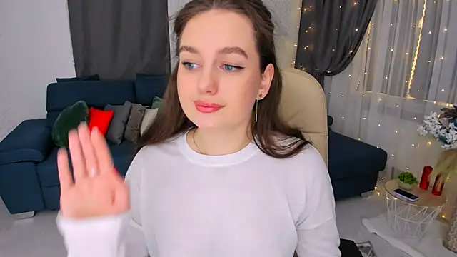 Snapshot of MiracleCurly chatting on February 7, 7:29 am MiracleCurly online show from February 7, 7:29 am