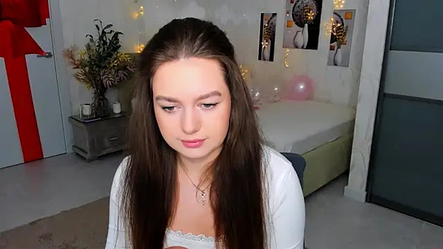 Snapshot of MiracleCurly chatting on February 13, 4:07 pm MiracleCurly online show from February 13, 4:07 pm