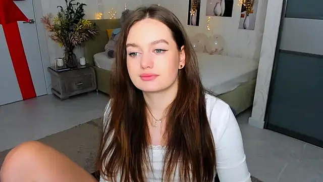 Snapshot of MiracleCurly chatting on February 13, 10:22 pm MiracleCurly online show from February 13, 10:22 pm