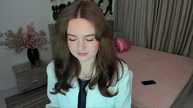 Snapshot of MiracleCurly chatting on March 13, 4:34 pm MiracleCurly online show from March 13, 4:34 pm