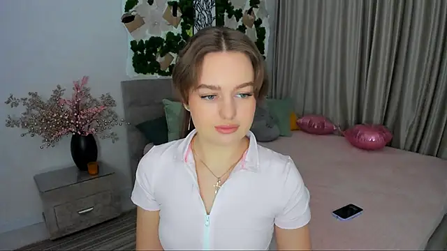 Snapshot of MiracleCurly chatting on March 14, 7:12 pm MiracleCurly online show from March 14, 7:12 pm