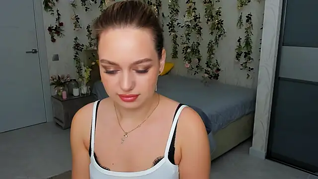 Snapshot of MiracleCurly chatting on September 28, 4:07 am MiracleCurly online show from September 28, 4:07 am