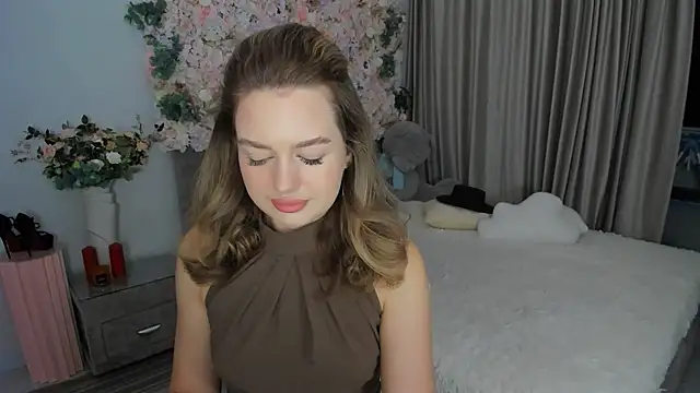 Snapshot of MiracleCurly chatting on October 8, 6:05 pm MiracleCurly online show from October 8, 6:05 pm