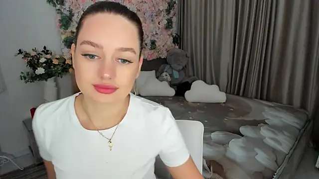 Snapshot of MiracleCurly chatting on October 15, 7:03 pm MiracleCurly online show from October 15, 7:03 pm