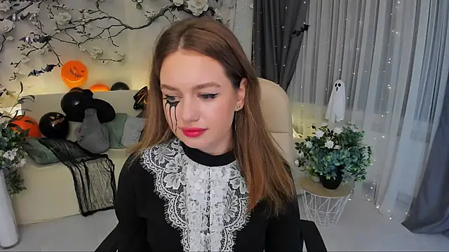 Snapshot of MiracleCurly chatting on October 31, 4:41 pm MiracleCurly online show from October 31, 4:41 pm