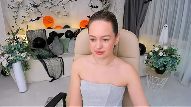 Snapshot of MiracleCurly chatting on November 3, 7:26 pm MiracleCurly online show from November 3, 7:26 pm