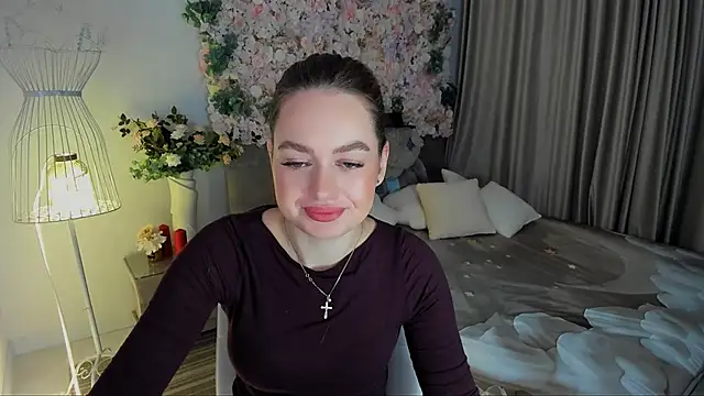 Snapshot of MiracleCurly chatting on November 18, 7:29 pm MiracleCurly online show from November 18, 7:29 pm