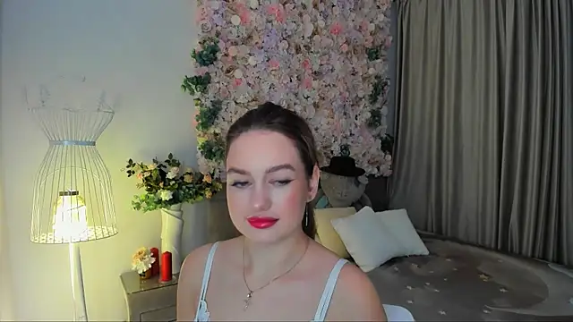 Snapshot of MiracleCurly chatting on November 24, 7:24 pm MiracleCurly online show from November 24, 7:24 pm