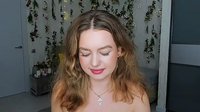 Snapshot of MiracleCurly chatting on November 28, 4:20 pm MiracleCurly online show from November 28, 4:20 pm