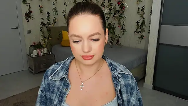 Snapshot of MiracleCurly chatting on December 1, 6:02 pm MiracleCurly online show from December 1, 6:02 pm