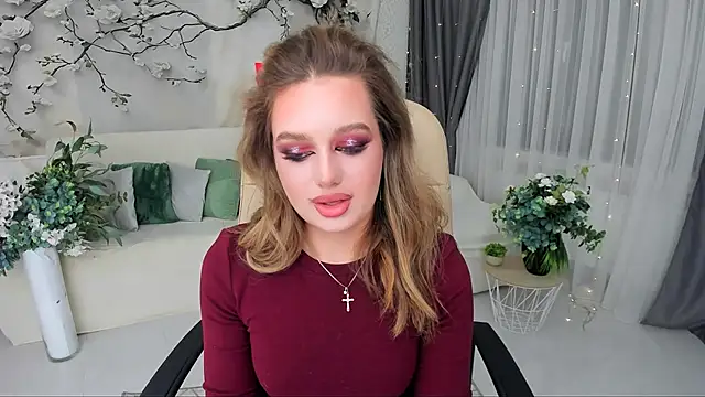 Snapshot of MiracleCurly chatting on December 4, 6:05 pm MiracleCurly online show from December 4, 6:05 pm