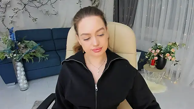 MiracleCurly online show from March 11, 6:03 pm