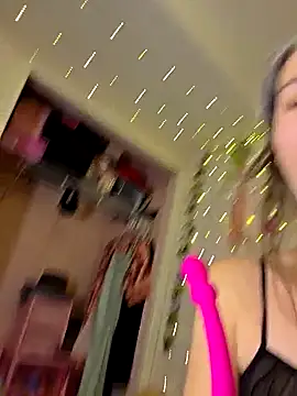 Lilmissvyx online show from February 28, 2:20 pm