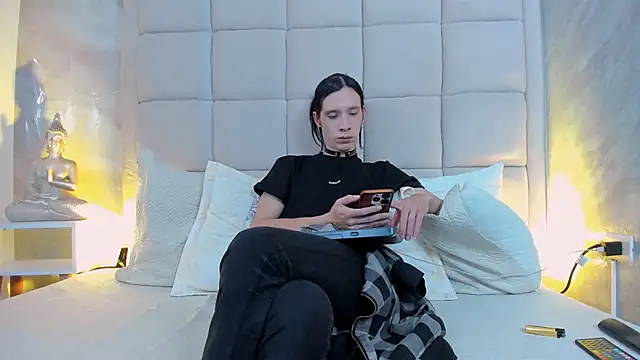 Snapshot of Hecatee_77 chatting on October 22, 7:35 pm Hecatee 77 online show from October 22, 7:35 pm