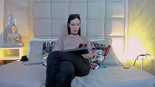 Snapshot of Hecatee_77 chatting on October 28, 8:00 pm Hecatee 77 online show from October 28, 8:00 pm