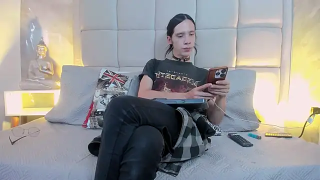 Snapshot of Hecatee_77 chatting on November 1, 7:49 pm Hecatee 77 online show from November 1, 7:49 pm