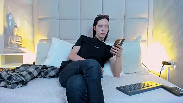 Snapshot of Hecatee_77 chatting on November 9, 7:23 pm Hecatee 77 online show from November 9, 7:23 pm