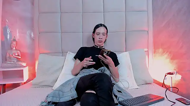 Snapshot of Hecatee_77 chatting on November 12, 7:35 pm Hecatee 77 online show from November 12, 7:35 pm