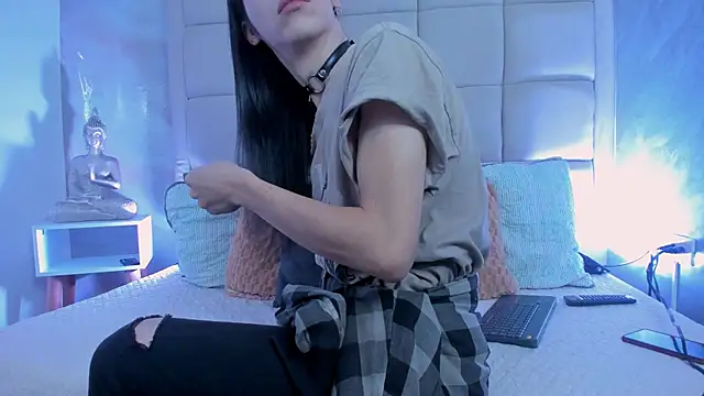 Snapshot of Hecatee_77 chatting on November 18, 7:29 pm Hecatee 77 online show from November 18, 7:29 pm