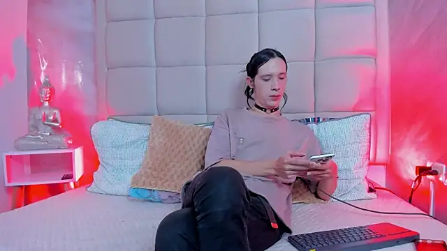 Snapshot of Hecatee_77 chatting on November 28, 8:00 pm Hecatee 77 online show from November 28, 8:00 pm