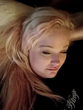 Cumslutsnowbunnie69 online show from April 17, 7:50 pm