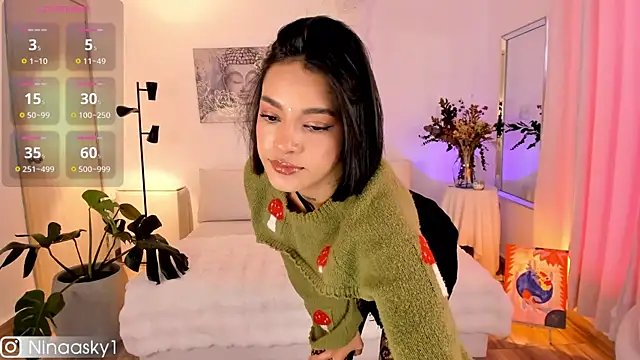 Snapshot of ninaa_sky chatting on January 16, 1:04 pm ninaa sky online show from January 16, 1:04 pm