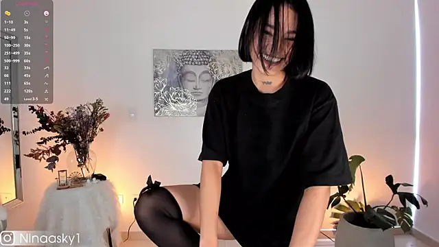 Snapshot of ninaa_sky chatting on February 15, 4:23 pm ninaa sky online show from February 15, 4:23 pm