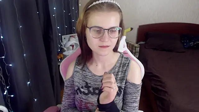 Snapshot of MissBrightShine chatting on January 12, 3:36 pm MissBrightShine online show from January 12, 3:36 pm