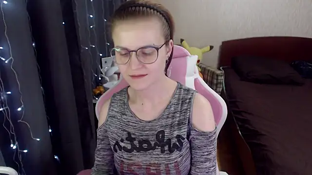 Snapshot of MissBrightShine chatting on January 14, 4:18 pm MissBrightShine online show from January 14, 4:18 pm
