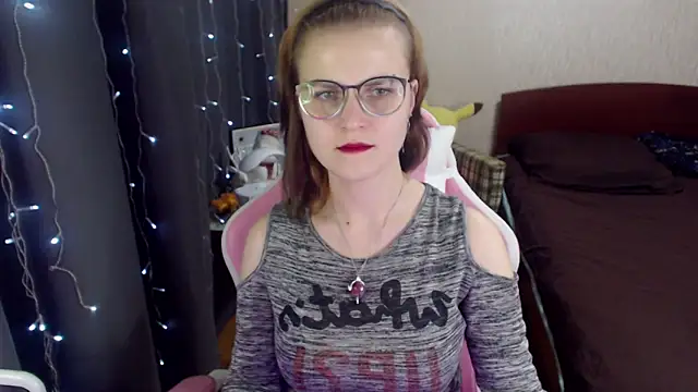 Snapshot of MissBrightShine chatting on January 15, 12:47 pm MissBrightShine online show from January 15, 12:47 pm