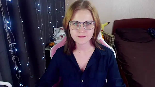 Snapshot of MissBrightShine chatting on January 17, 10:44 am MissBrightShine online show from January 17, 10:44 am