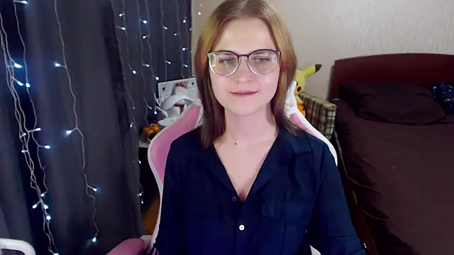 Snapshot of MissBrightShine chatting on January 17, 1:46 pm MissBrightShine online show from January 17, 1:46 pm