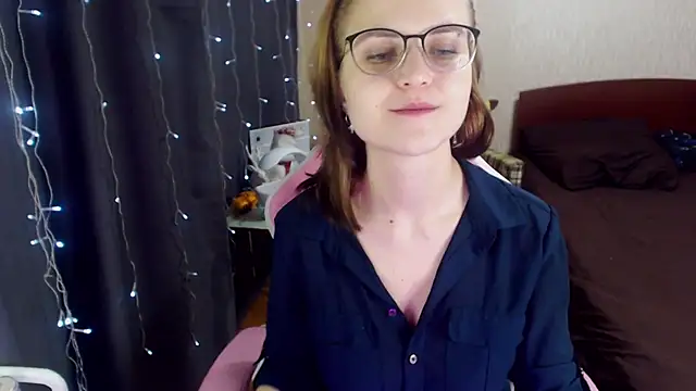 Snapshot of MissBrightShine chatting on January 18, 4:10 pm MissBrightShine online show from January 18, 4:10 pm