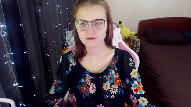 Snapshot of MissBrightShine chatting on January 21, 10:08 am MissBrightShine online show from January 21, 10:08 am