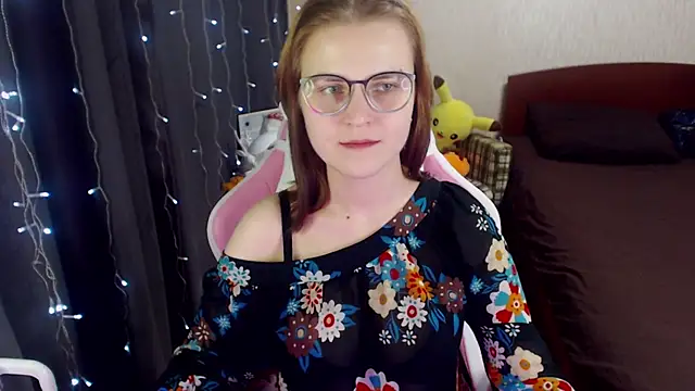 Snapshot of MissBrightShine chatting on January 21, 1:11 pm MissBrightShine online show from January 21, 1:11 pm
