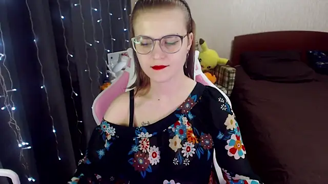 Snapshot of MissBrightShine chatting on January 22, 12:49 pm MissBrightShine online show from January 22, 12:49 pm