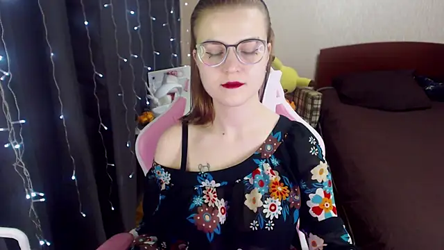 Snapshot of MissBrightShine chatting on January 23, 12:52 pm MissBrightShine online show from January 23, 12:52 pm
